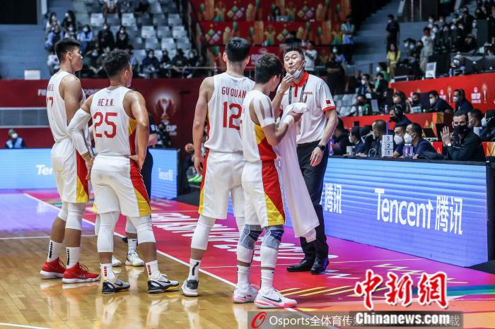 周琦：世预赛前承受巨大压力，因发烧生病导致