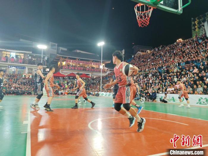 村BA总决赛上演粤地德比：沙溪镇84-78夺冠并戴银