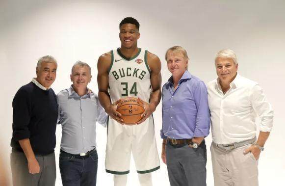 字母哥未来悬而未决 雄鹿