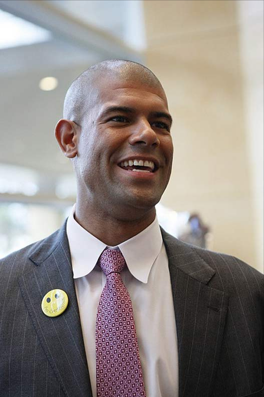 从蝙蝠侠到人生赢家：巴蒂尔的篮球传奇与财富