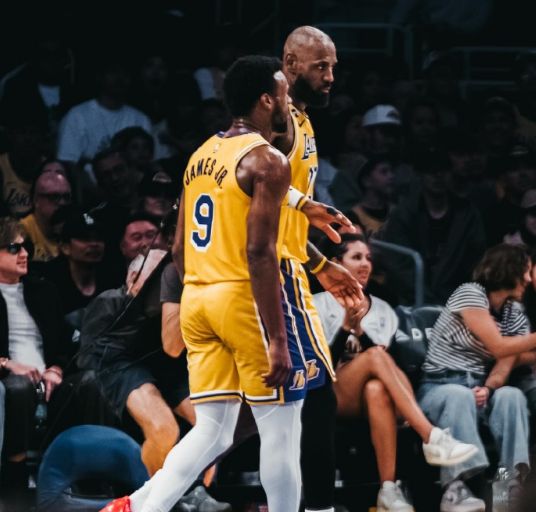 詹姆斯生涯19次晋级季后赛追平历史第一 犹他双