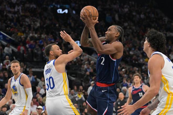 勇士逆转快船晋级季后赛 伦纳德受困格林防守