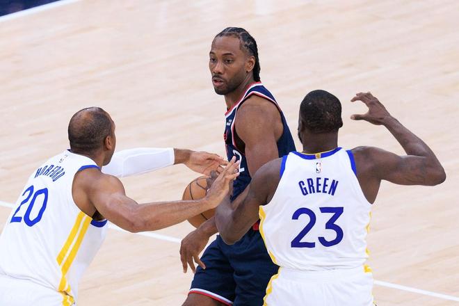 勇士逆转快船晋级季后赛 伦纳德受困格林防守